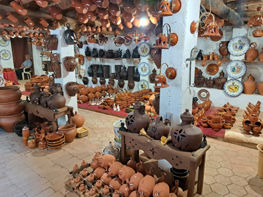 Cerámica artesanal hecha a mano en Toledo
